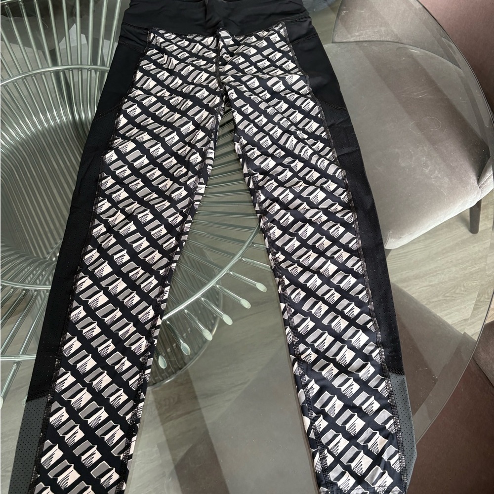 Sweaty Betty Zero Gravity Black print leggings